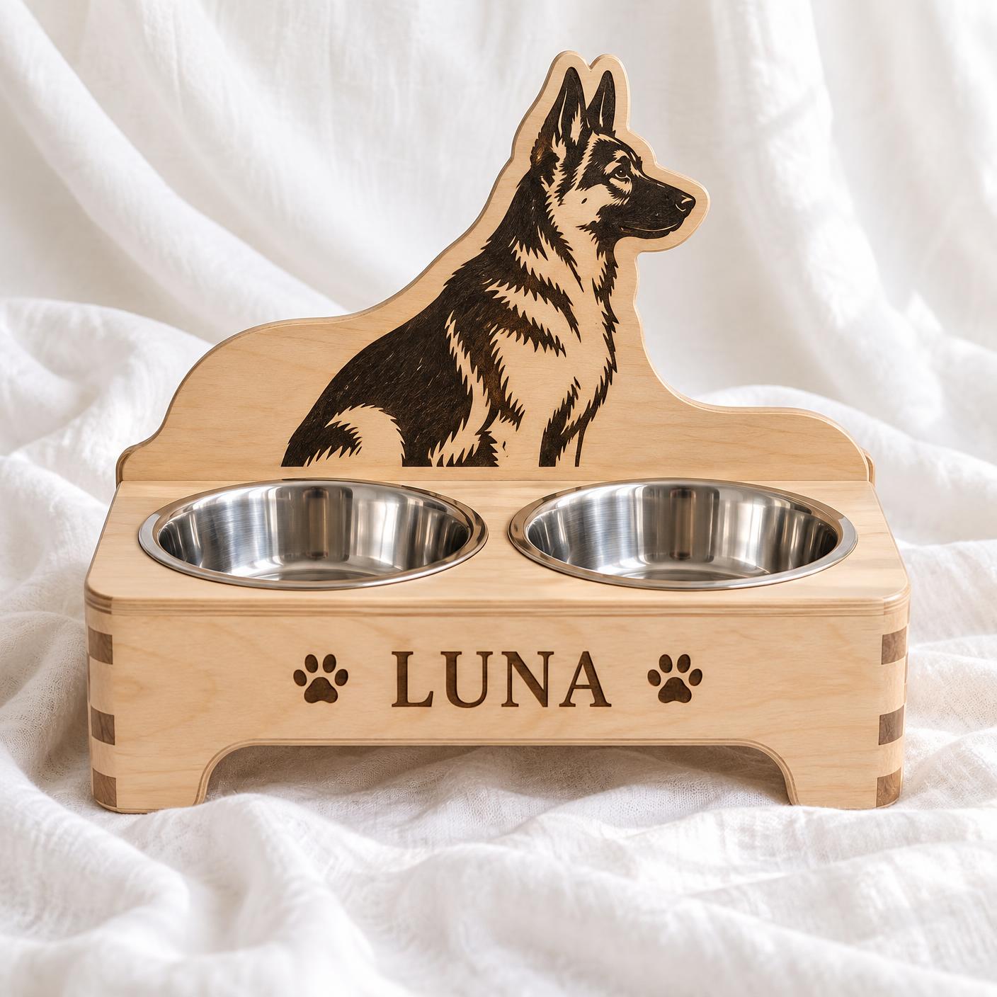 Comedero y bebedero de madera personalizado con el nombre Luna