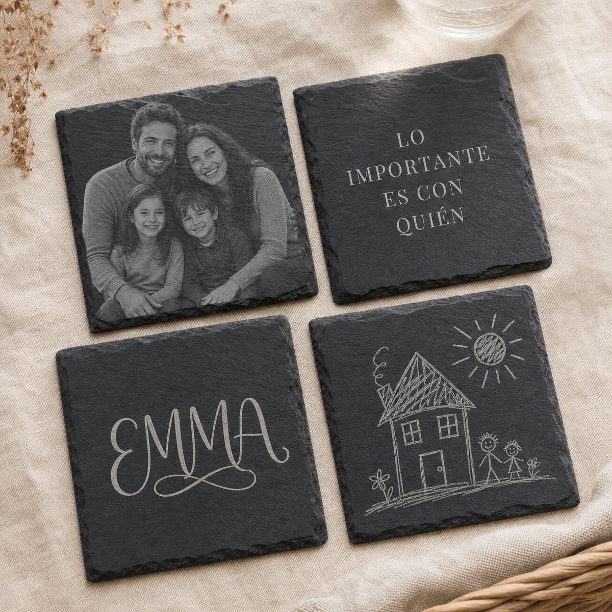 Cuatro posavasos de pizarra personalizados con foto, frase, nombre y dibujo infantil